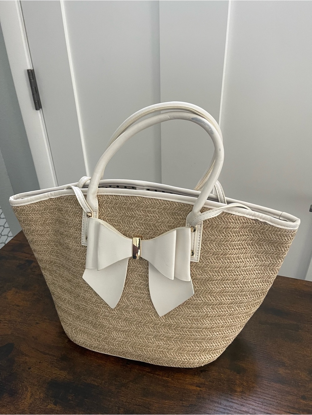 Neutral Straw Tote with White Bow Trim